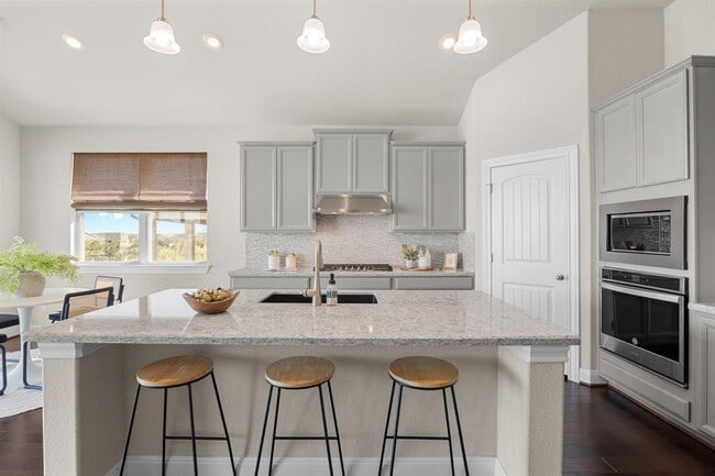 Building Photo - 5501 La Canada Wy