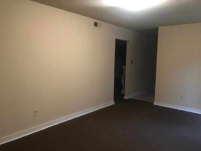 Building Photo - 2 Bedroom House in Gastonia!!