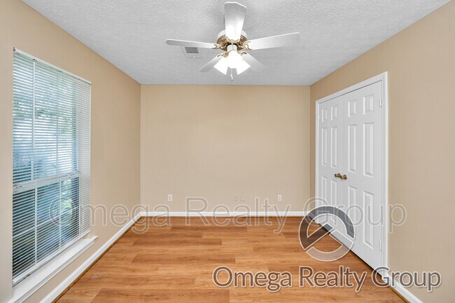 Building Photo - 6525 Foxleigh Ct