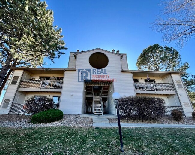 Building Photo - 9662 Brentwood Way