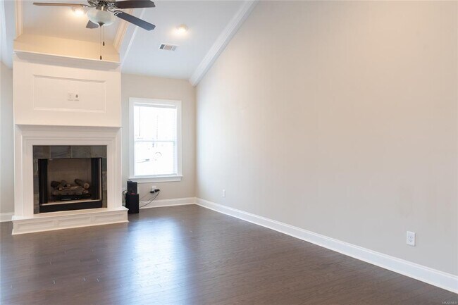 Building Photo - 923 Wheat Ridge Dr