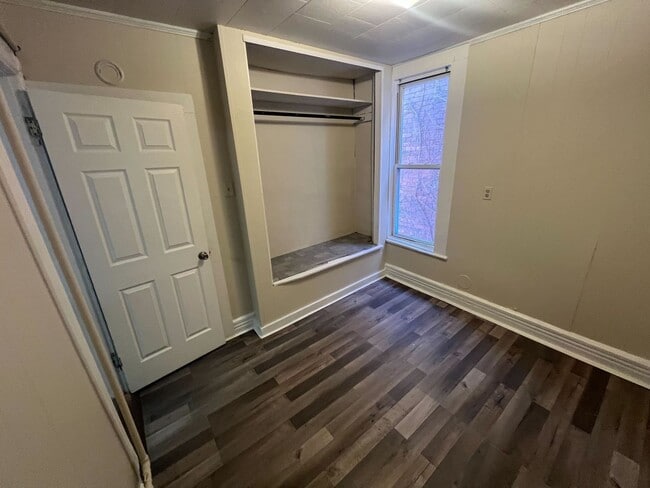 Building Photo - 157 6th Ave