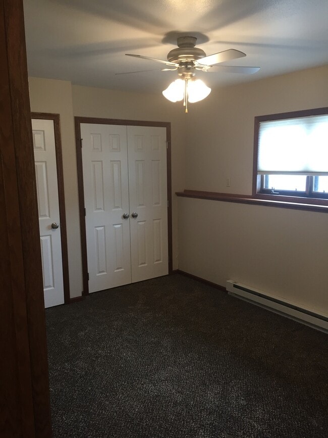 Building Photo - SIDE BY SIDE TWINHOME