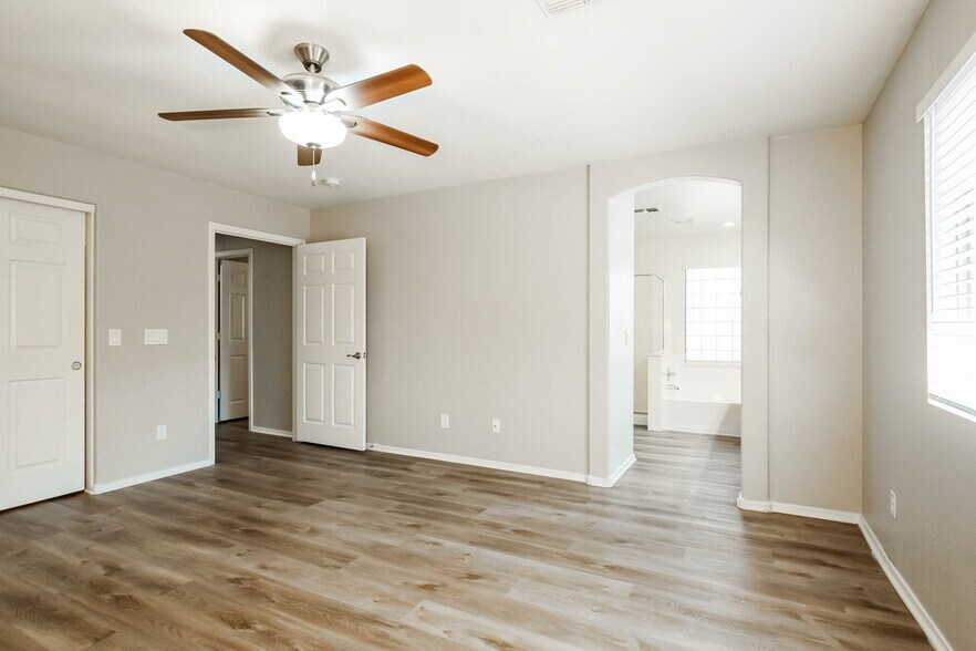Building Photo - 10355 W Sunflower Pl