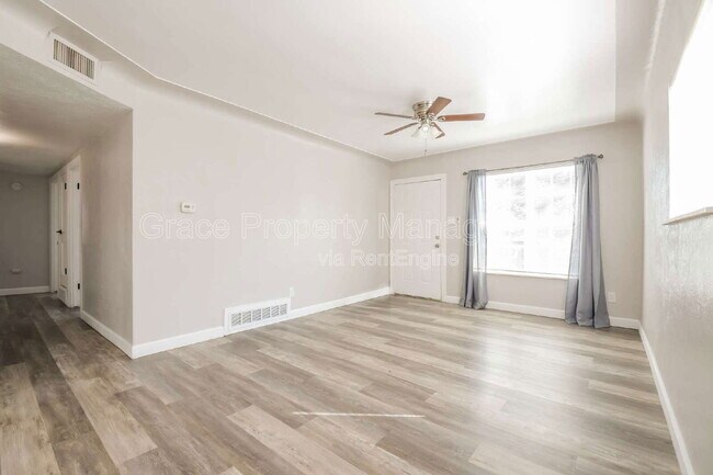 Building Photo - 1281 Victor St