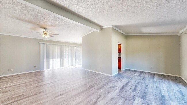 Building Photo - 1008 Wake Dr