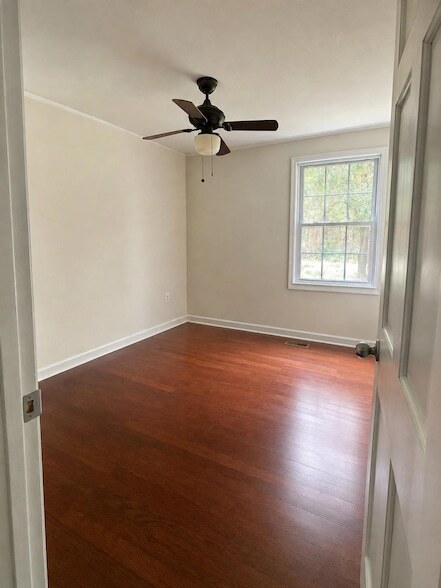 Building Photo - 31 Hamn Ln