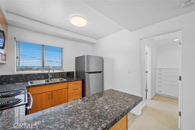 Building Photo - 585 Glenneyre St