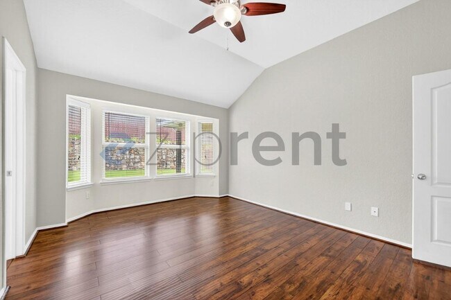 Building Photo - 916 Reveille Rd