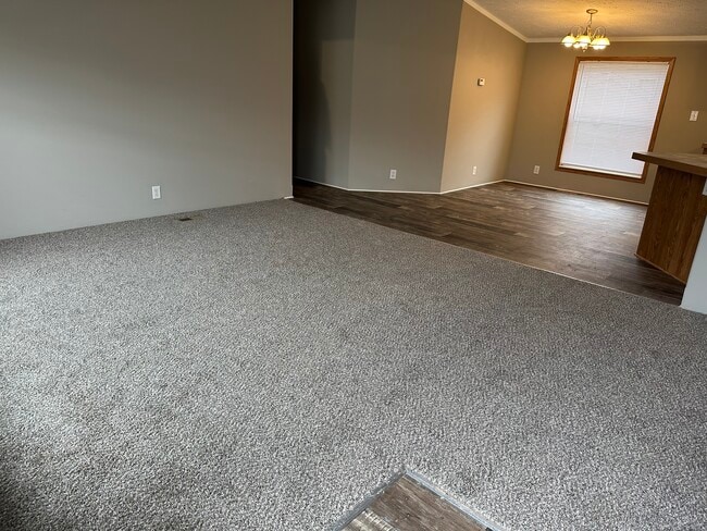 Building Photo - 416 Willow