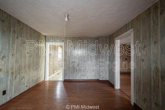 Building Photo - 918 S Bell St