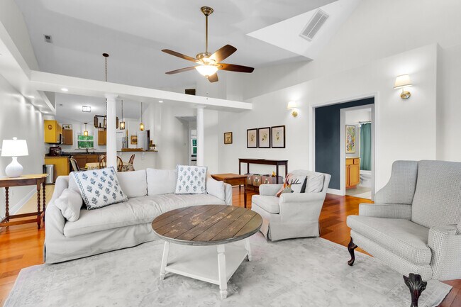 Building Photo - 117 Craftsman Dr