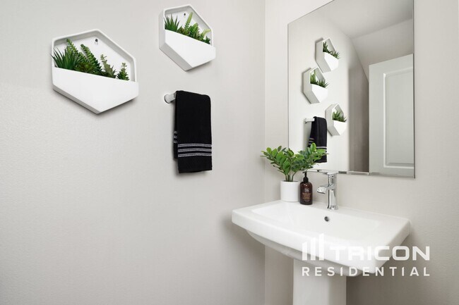 Building Photo - 36417 Creer Ct