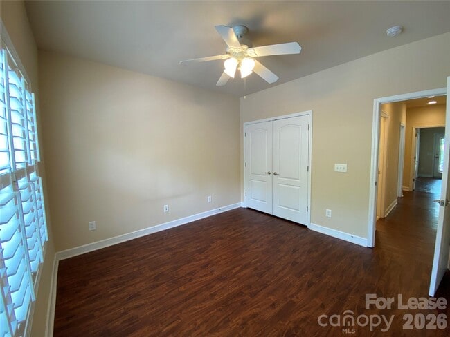 Building Photo - 9916 Evergreen Terrace Drive
