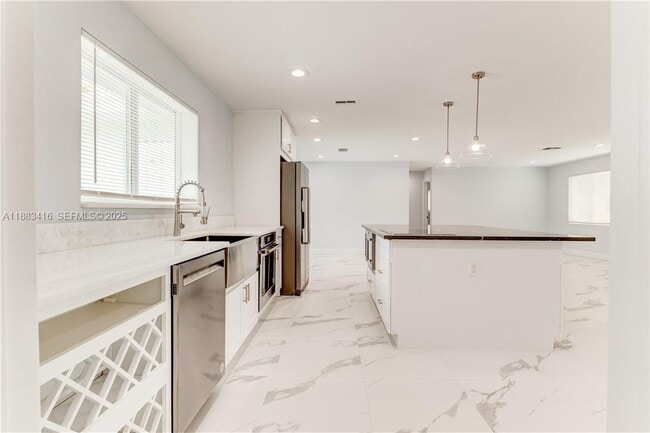 Building Photo - 465 NW 11th St