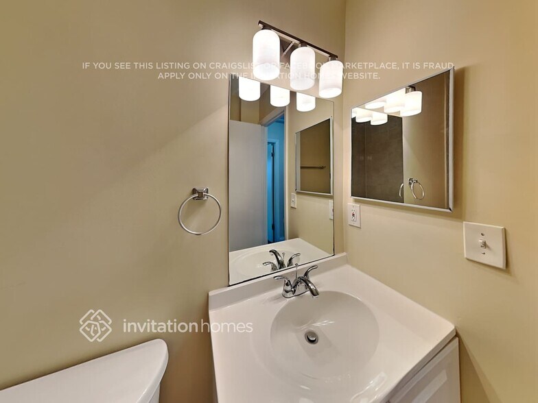 Building Photo - 4582 Carthage Cir N