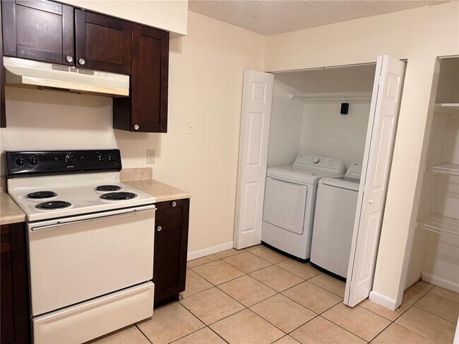 Building Photo - 9406 N Hartts Dr