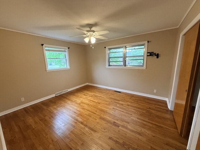 Building Photo - 514 Oliver Dr