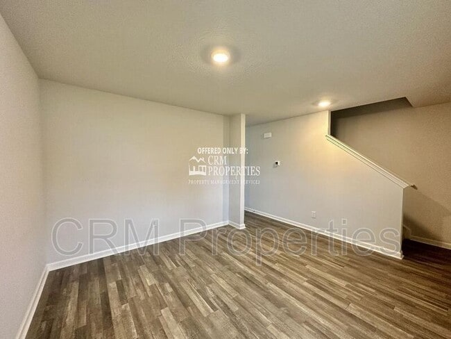 Building Photo - 974 Woodland Spgs Dr