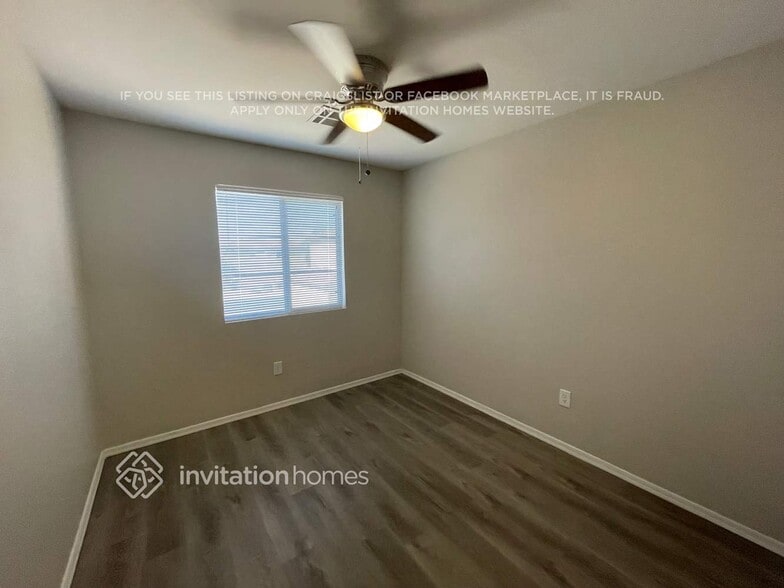 Building Photo - 1551 E Betsy Ln