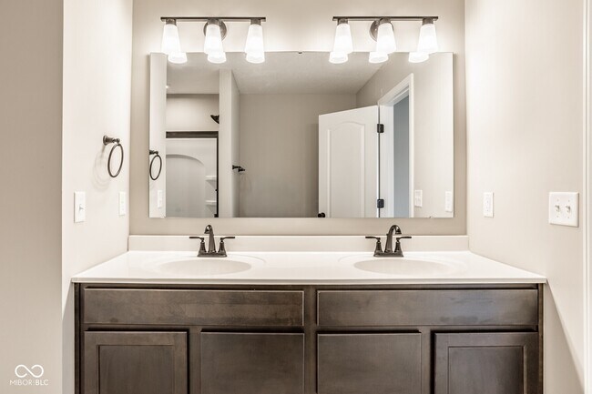 Building Photo - 430 Atlas Dr