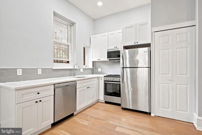 Building Photo - 1712 Mt Vernon St