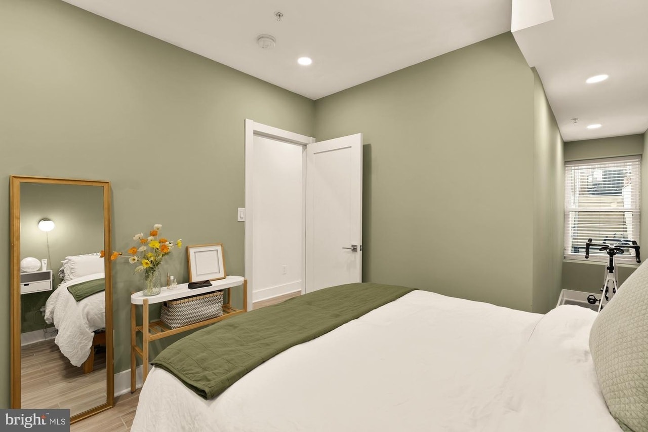 Building Photo - 1519 K St SE