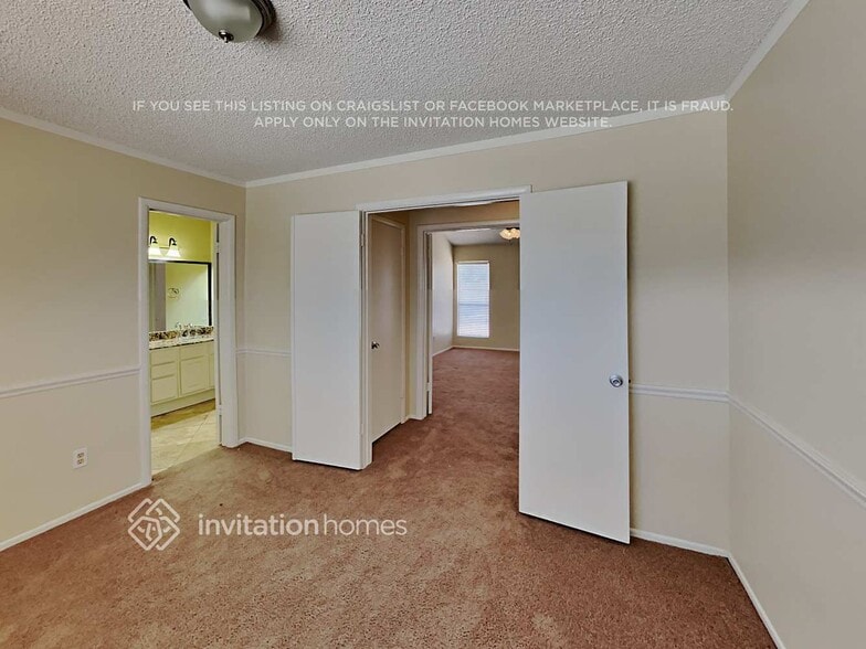 Building Photo - 2500 N Cholla St
