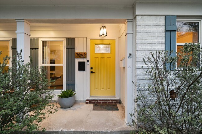 Building Photo - 7962 Cedel Dr