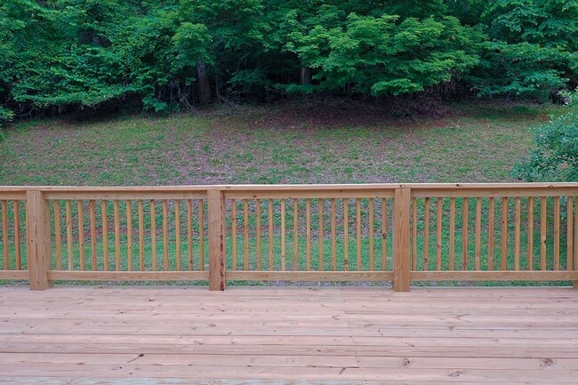 Building Photo - nice renovated 4 Bed 3 Bath