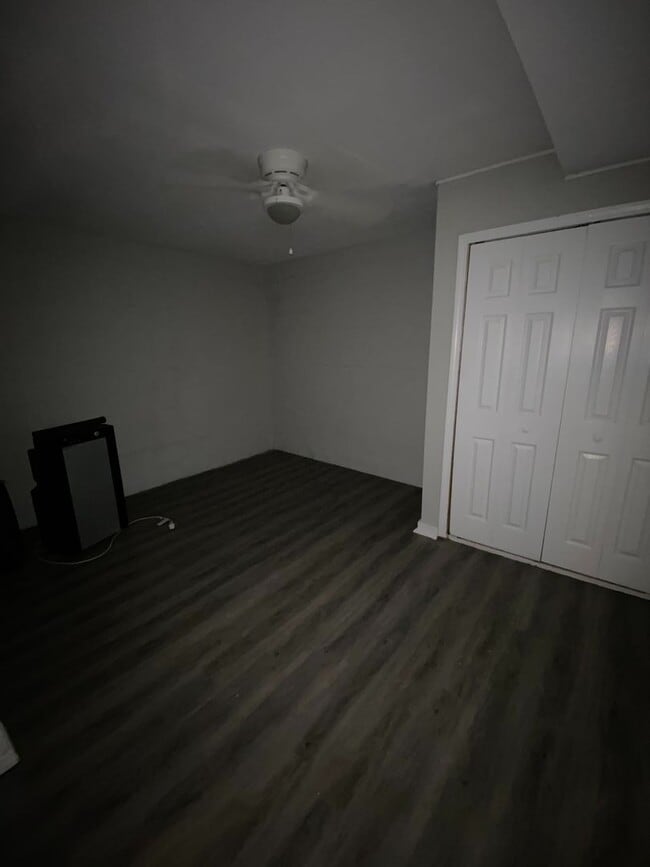 Building Photo - 406 Hietts Ln