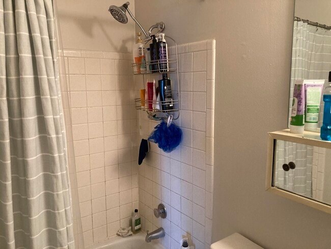 Building Photo - 1315 E Elmdale Ct