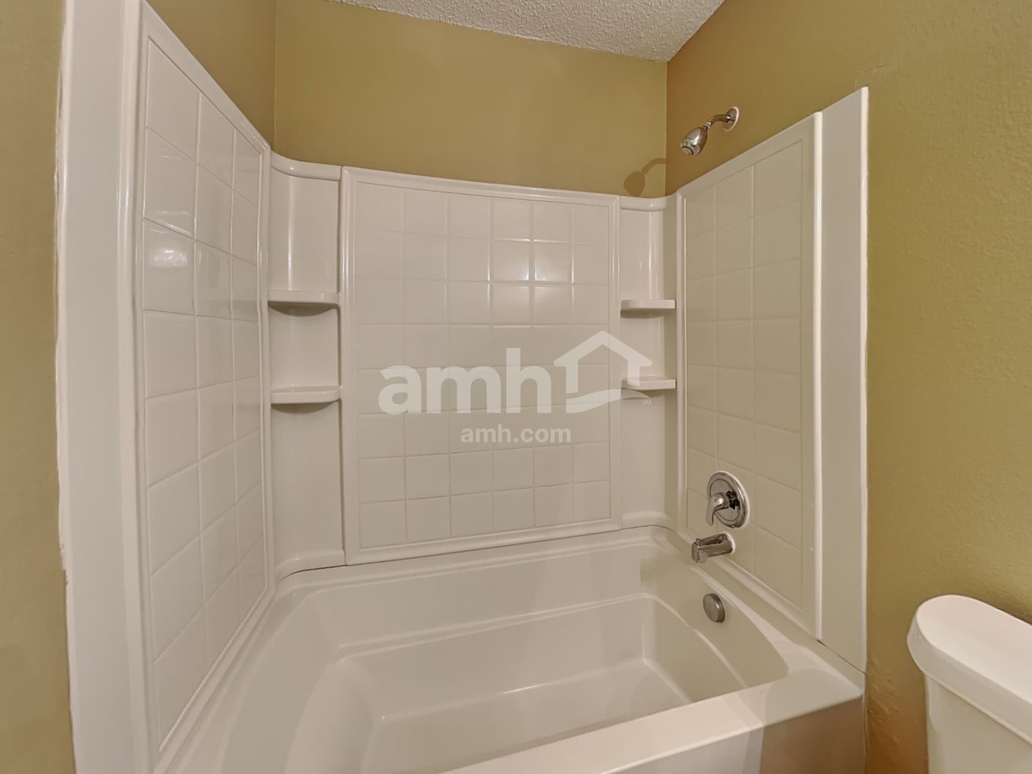 Building Photo - 1100 Willow Tree Dr