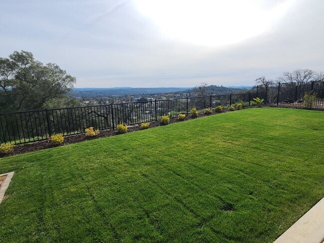 Building Photo - BEAUTIFUL BRAND NEW "NEXT-GEN" HOME W/ SOLAR & SIERRA VIEWS!!