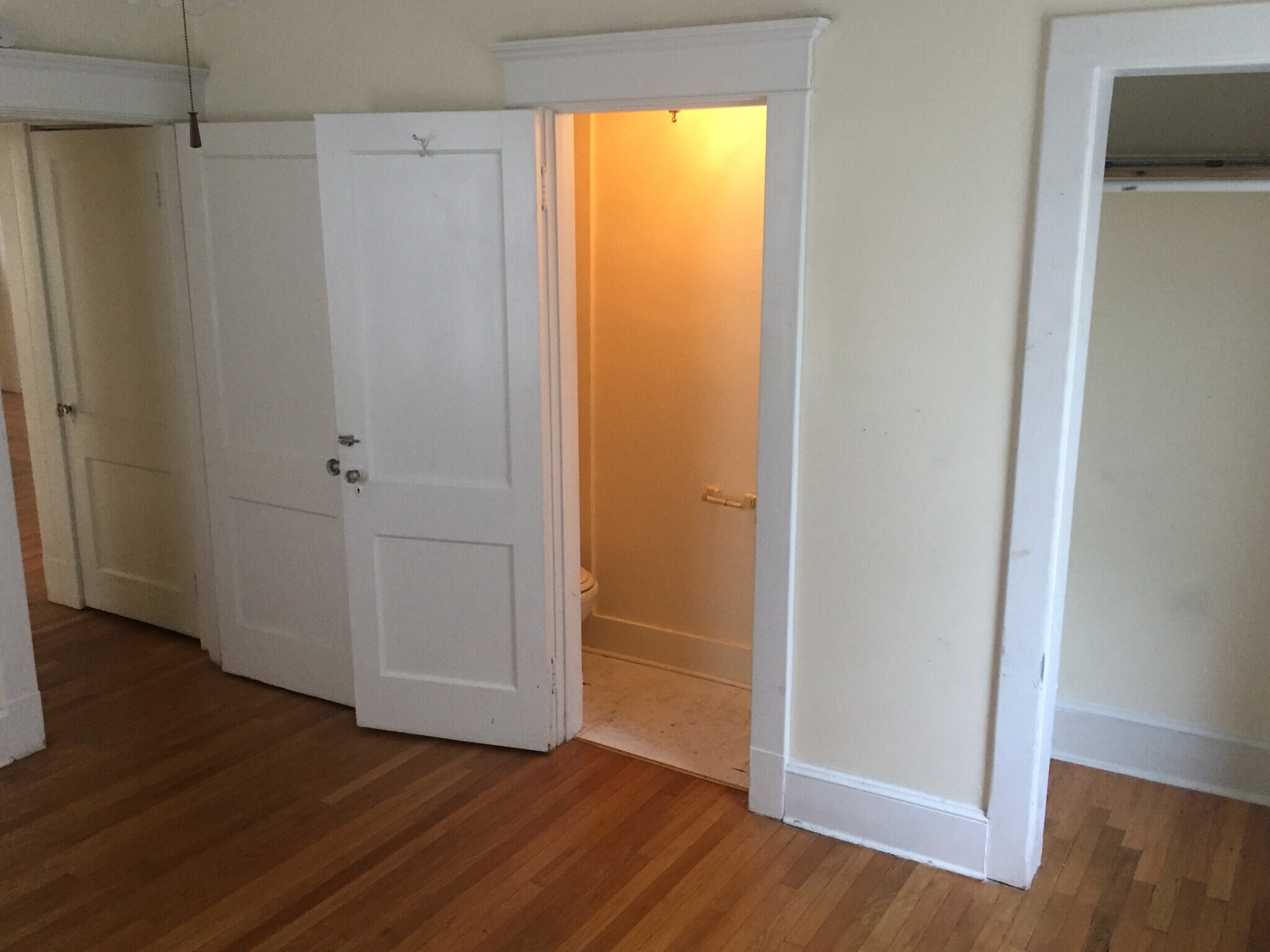 Building Photo - 162 Elm St