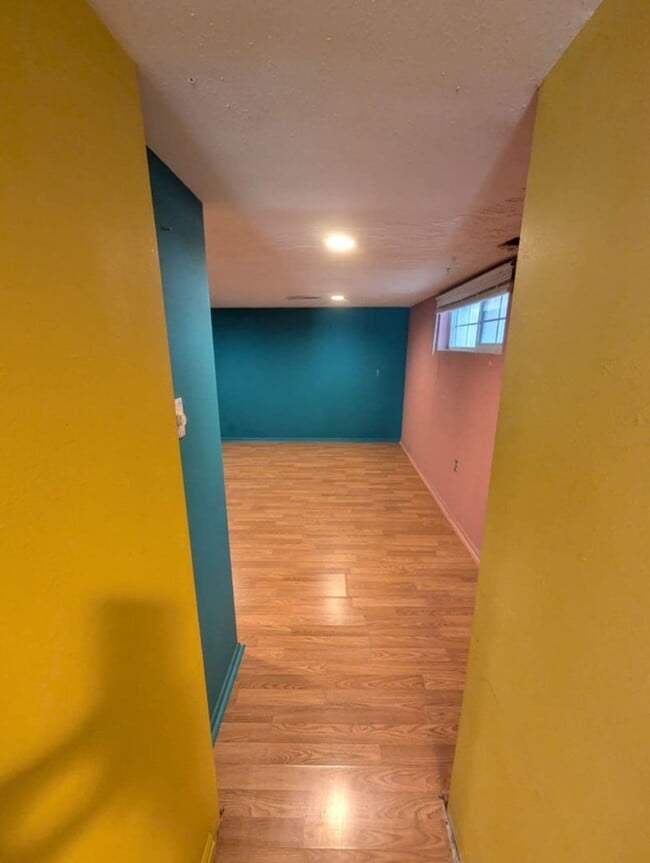 Building Photo - CS-129 W Main Street