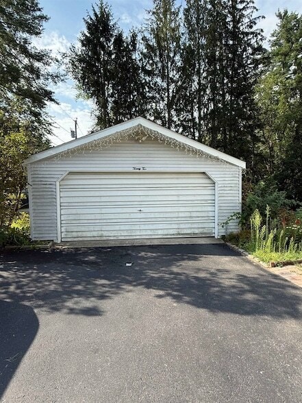 Building Photo - 22 Westville Rd