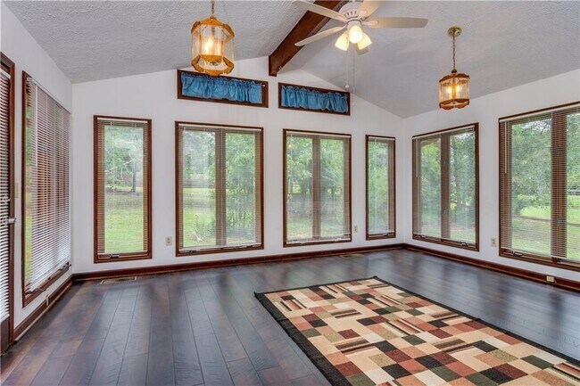 Building Photo - 2139 Groover Rd