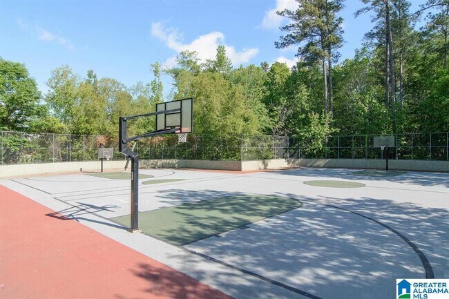 Building Photo - 218 Hawthorn St