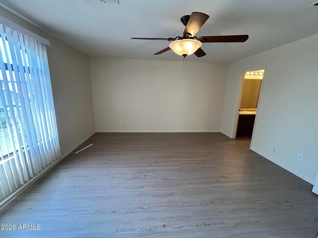 Building Photo - 42406 W Sunland Dr