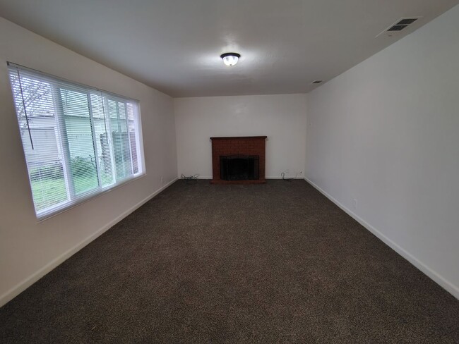 Building Photo - 1914 Freida Ct