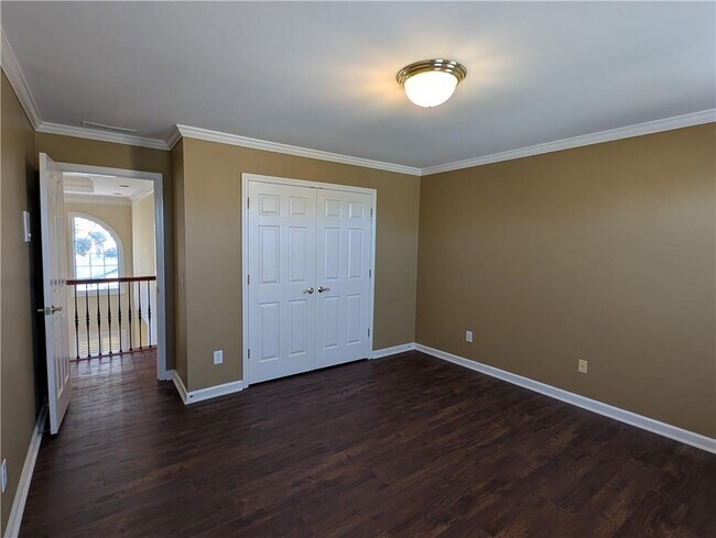 Building Photo - 4492 Chattahoochee Plantation Dr SE