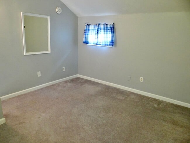 Building Photo - Spacious 2 bed/2 bath Deer Creek Villas-Su...