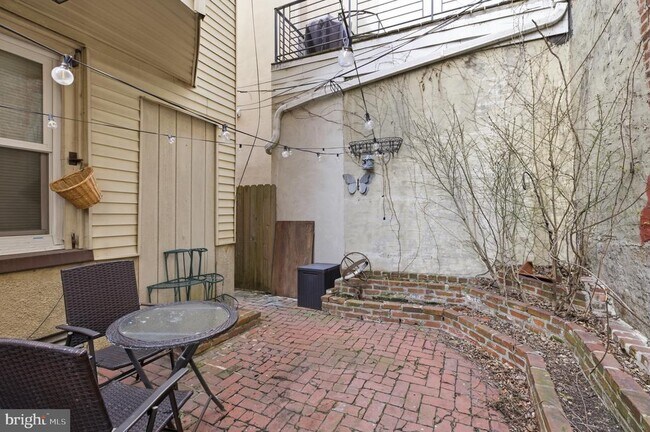 Building Photo - 869 N 29th St