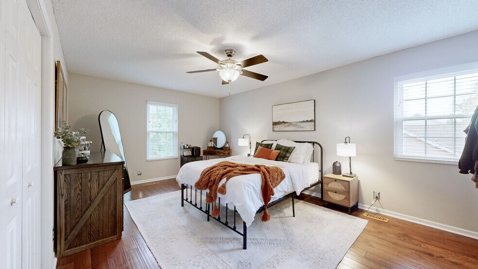 Building Photo - 604 Old Lebanon Dirt Rd