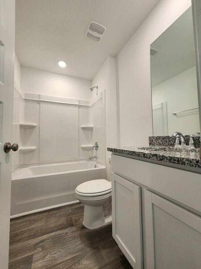 Building Photo - New 3/2 with fenced yard in Foley