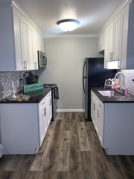 Building Photo - 37910 Euclid Ave