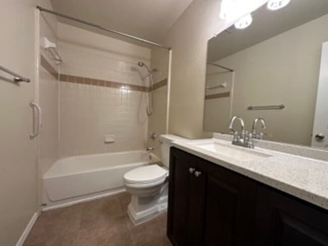 Building Photo - 5812 Falcon Crest Dr 76017