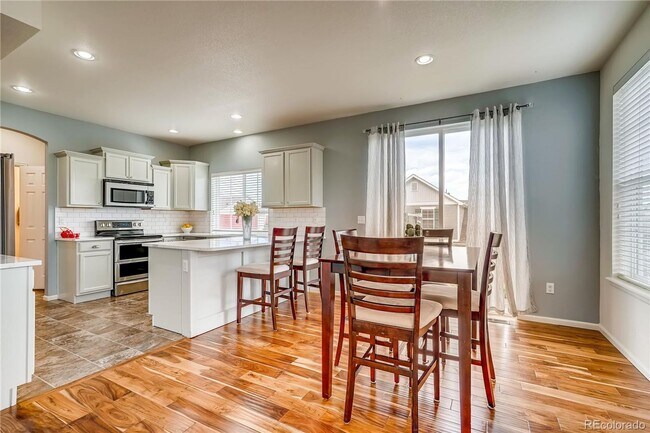 Building Photo - Beautiful 3 Bed, 3 Bath with a Loft Single Family Home in Meadows Neighborhood.