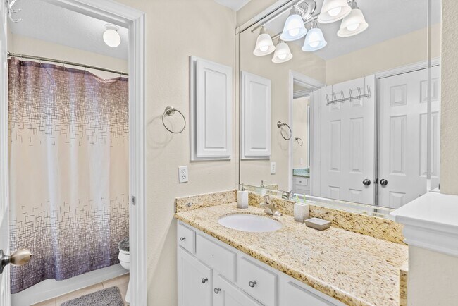 Building Photo - 27 E Artist Grove Cir